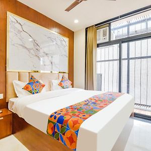 Fabhotel Blooming Beds Pearl